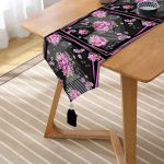 Realhomes Modern Siyah Zemin Ve Çiçeklerin Uyumu Özel Tasarım Püsküllü Şönil Üçgen Runner Realhomes