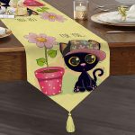 Sevimli Kediler Dijital Baskılı Dekoratif Püsküllü Şönil Üçgen Runner Realhomes