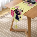 Sevimli Kediler Dijital Baskılı Dekoratif Püsküllü Şönil Üçgen Runner Realhomes