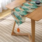 Realhomes Modern Desenli Özel Tasarım Dijital Baskılı Püsküllü Şönil Üçgen Runner Realhomes