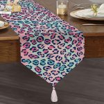 Pembe Desenli Puanlı Dijital Baskılı Bebek Odası Püsküllü Şönil Üçgen Runner Realhomes