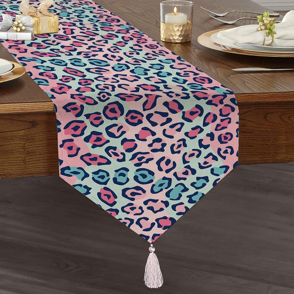 - UcgenRunner-4479-Gorsel1 - Realhomes  RealHomes Rustic House Dijital Baskılı Püsküllü Şönil Üçgen Runner Realhomes