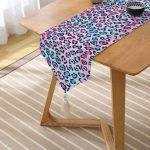 Pembe Desenli Puanlı Dijital Baskılı Bebek Odası Püsküllü Şönil Üçgen Runner Realhomes