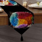 - UcgenRunner-5029siyah-Gorsel1 - Realhomes  Siyah Zeminde Renkli Uzak Doğu Denge Ikonlu Dijital Baskılı Dekoratif Püsküllü Şönil Üçgen Runner Realhomes