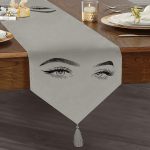 Gri Zeminde Kirpik Motifli Özel Tasarım Püsküllü Şönil Üçgen Runner Realhomes