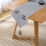 Gri Zeminde Kirpik Motifli Özel Tasarım Püsküllü Şönil Üçgen Runner Realhomes