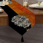 - UcgenRunner-5100-Gorsel1 - Realhomes Siyah Ve Karamel Zeminde Zenci Kadın Dijital Baskılı Püsküllü Şönil Üçgen Runner Realhomes