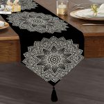 Siyah Beyaz Mandala Tasarımlı Dekoratif Püsküllü Şönil Üçgen Runner Realhomes