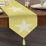 Modern Yıldız Desenli Dijital Baskılı Dekoratif Püsküllü Şönil Üçgen Runner Realhomes