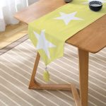 Modern Yıldız Desenli Dijital Baskılı Dekoratif Püsküllü Şönil Üçgen Runner Realhomes