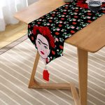 Özel Tasarım Frida Dijital Baskılı Püsküllü Şönil Üçgen Runner Realhomes