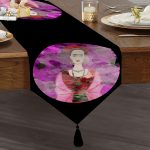 - UcgenRunner-5219-Gorsel1 - Realhomes  Siyah Zeminde Renkli Frida Desenli Püsküllü Şönil Üçgen Runner Realhomes