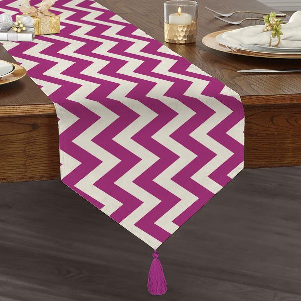 - UcgenRunner-522-Gorsel1 - Realhomes  Ağaç Dalı Kuş Tasarımlı Dijital Baskılı Püsküllü Şönil Üçgen Runner Realhomes