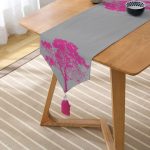 - UcgenRunner-5230fusya-Gorsel2 - Realhomes  Gri Zeminde Dekoratif Fuşya Ağaç Tasarımlı Püsküllü Şönil Üçgen Runner Realhomes