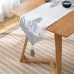 Beyaz Zeminde Gri Ağaç Tasarımlı Dekoratif Püsküllü Şönil Üçgen Runner Realhomes