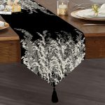 - UcgenRunner-5233-Gorsel1 - Realhomes Siyah Zeminde Beyaz Ve Gri Çiçek Temalı Özel Tasarım Püsküllü Şönil Üçgen Runner Realhomes