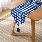 - UcgenRunner-5236lacivert-Gorsel2 - Realhomes  Koyu Yeşil Geometrik Kare Motifli Dekoratif Püsküllü Şönil Üçgen Runner Realhomes