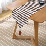 Kahve Çizgili Motifli Dekoratif Modern Püsküllü Şönil Üçgen Runner Realhomes