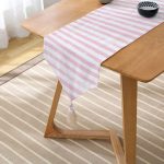 - UcgenRunner-5237pembe-Gorsel2 - Realhomes Pembe Çizgili Motifli Dekoratif Modern Püsküllü Şönil Üçgen Runner Realhomes