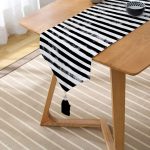 Siyah Çizgili Motifli Dekoratif Modern Püsküllü Şönil Üçgen Runner Realhomes