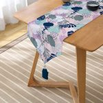 - UcgenRunner-5275-Gorsel2 - Realhomes  Tropik Yaprak Motifli Dekoratif Dijital Baskılı Püsküllü Şönil Üçgen Runner Realhomes