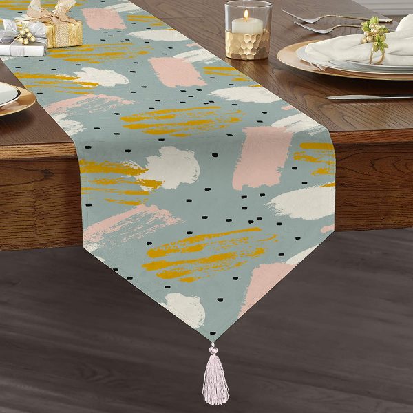 - UcgenRunner-5297-Gorsel1 - Realhomes  Aşk Temalı Dijital Baskılı Dekoratif Püsküllü Şönil Üçgen Runner Realhomes