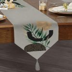 - UcgenRunner-5308gri-Gorsel1 - Realhomes Gri Zemin Üzerinde Soyut Yaprak Çizimli Modern Özel Tasarım Püsküllü Şönil Üçgen Runner Realhomes