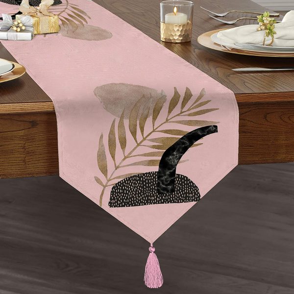 - UcgenRunner-5310pembe-Gorsel1 - Realhomes  Mavi Zemin Üzerinde Sulu Boya Çizim Baskılı Dekoratif Püsküllü Şönil Üçgen Runner Realhomes