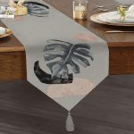 - UcgenRunner-5320gri-Gorsel1 - Realhomes Gri Zemin Üzerinde Tropik Yaprak Desen Baskılı Püsküllü Şönil Üçgen Runner Realhomes