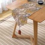 - UcgenRunner-5322-Gorsel2 - Realhomes  Leopar Temalı Kuru Yaprak Desenli Dijital Baskılı Püsküllü Şönil Üçgen Runner Realhomes