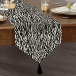 - UcgenRunner-5325-Gorsel1 - Realhomes  Zebra Desenli Özel Tasarım Dekoratif Püsküllü Şönil Üçgen Runner Realhomes