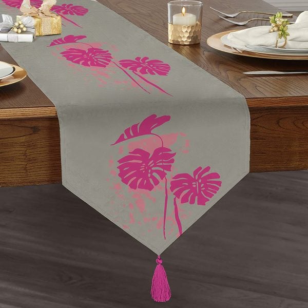 Beyaz Zemin Üzerinde Çizim Çiçek Tasarımlı Püsküllü Şönil Üçgen Runner Realhomes