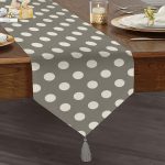 Puantiyeli Dijital Baskılı Dekoratif Püsküllü Şönil Üçgen Runner Realhomes