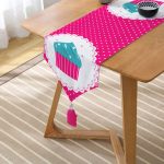 RealHomes Dijital Baskılı Özel Tasarım Püsküllü Şönil Üçgen Runner Realhomes