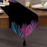 Siyah Zeminli Tropik Yapraklı Özel Tasarım Dekoratif Püsküllü Şönil Üçgen Runner Realhomes