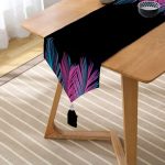 Siyah Zeminli Tropik Yapraklı Özel Tasarım Dekoratif Püsküllü Şönil Üçgen Runner Realhomes