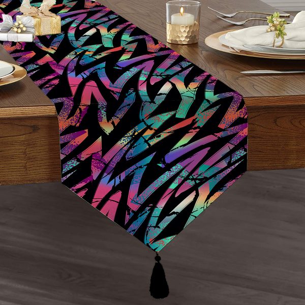 - UcgenRunner-5525-Gorsel1 - Realhomes  Siyah Zeminli Tropik Yapraklı Özel Tasarım Moderen Püsküllü Şönil Üçgen Runner Realhomes