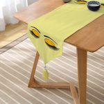 - UcgenRunner-565-Gorsel2 - Realhomes Sarı Zeminde Kirpik Motifli Özel Tasarım Modern Püsküllü Şönil Üçgen Runner Realhomes