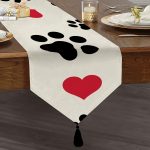 - UcgenRunner-5673-Gorsel1 - Realhomes Köpek Ayak İzi Desenli Özel Tasarım Dekoratif Püsküllü Şönil Üçgen Runner Realhomes