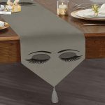 - UcgenRunner-569-Gorsel1 - Realhomes Modern Kirpik Dijital Baskılı Dekoratif Püsküllü Şönil Üçgen Runner Realhomes