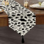 - UcgenRunner-5765-Gorsel1 - Realhomes Beyaz Zeminde Anlamsız Çizgiler Motifli Püsküllü Şönil Üçgen Runner Realhomes