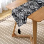 - UcgenRunner-5767-Gorsel2 - Realhomes  Siyah Beyaz Damalı Dekoratif Püsküllü Şönil Üçgen Runner Realhomes