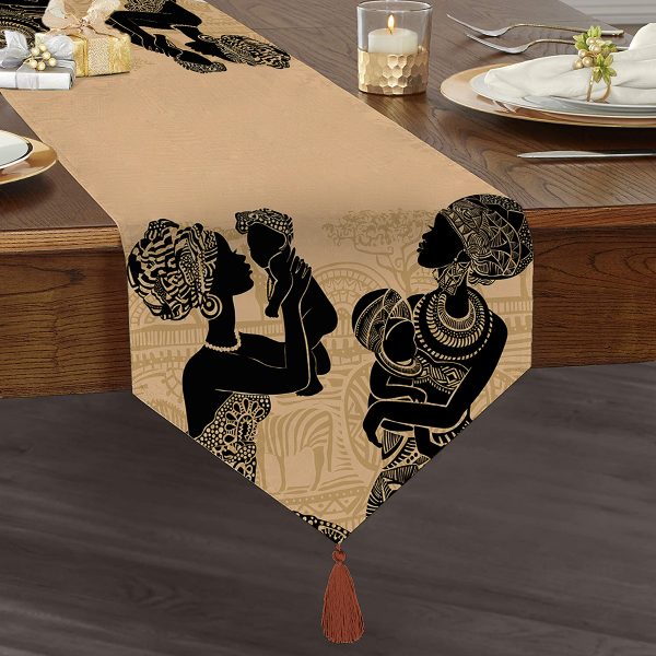 - UcgenRunner-5820-Gorsel1 - Realhomes  Güneşin Batışındaki Ağaç Zeminli Afrika Kadın Motifli Püsküllü Şönil Üçgen Runner Realhomes