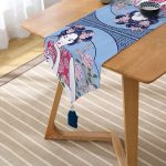 - UcgenRunner-5852-Gorsel2 - Realhomes Inci Kolyeli Japon Kadın Dijital Baskılı Modern Püsküllü Şönil Üçgen Runner Realhomes