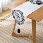 Home Sweet Home Dijital Baskılı Dekoratif Püsküllü Şönil Üçgen Runner Realhomes