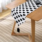 - UcgenRunner-607-Gorsel2 - Realhomes  RealHomes Dijital Baskılı Özel Tasarım Püsküllü Şönil Üçgen Runner Realhomes