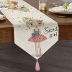 Fashion Girl Dijital Baskılı Modern Püsküllü Şönil Üçgen Runner Realhomes