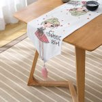 Fashion Girl Dijital Baskılı Modern Püsküllü Şönil Üçgen Runner Realhomes