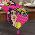 - UcgenRunner-740-Gorsel1 - Realhomes  Pop Art Resimli Dijital Baskılı Dekoratif Püsküllü Şönil Üçgen Runner Realhomes