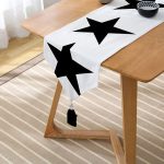 - UcgenRunner-762-Gorsel2 - Realhomes Modern Yıldız Desenli Dijital Baskılı Dekoratif Püsküllü Şönil Üçgen Runner Realhomes